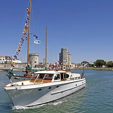 Yacht Historique Vieux Port La Rochelle * Ла-Рошель