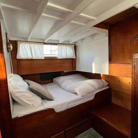 Bådhotel Yacht Historique Vieux Port La Rochelle *