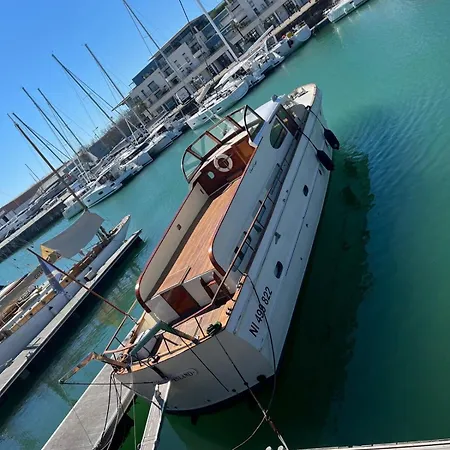 Ботель Yacht Historique Vieux Port La Rochelle