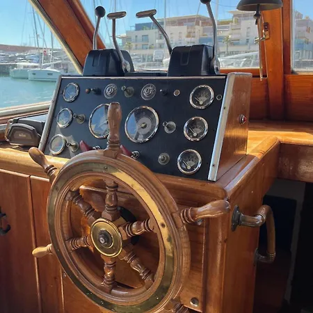 Yacht Historique Vieux Port La Rochelle