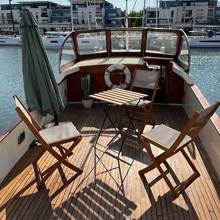 Ботель Yacht Historique Vieux Port La Rochelle Ла-Рошель