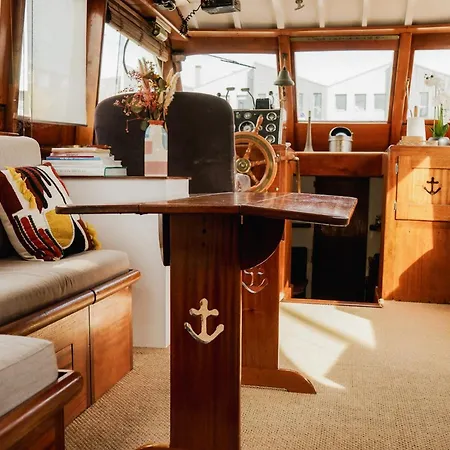 Yacht Historique Vieux Port La Rochelle Ла-Рошель