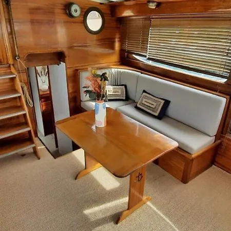 Båthotell Yacht Historique Vieux Port La Rochelle