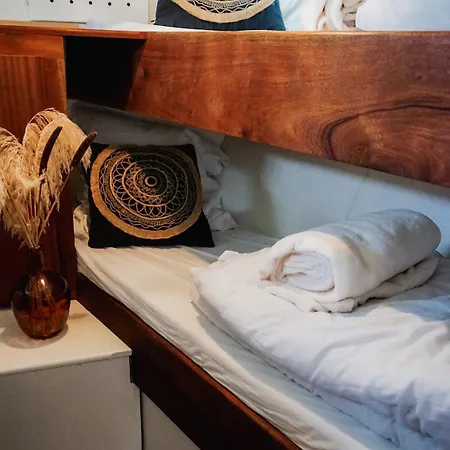 Båthotell Yacht Historique Vieux Port La Rochelle *